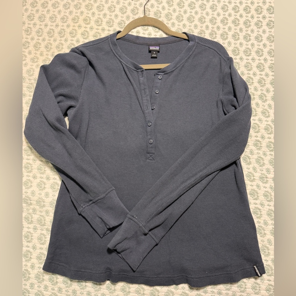 Women’s Patagonia Organic Cotton Thermal Long Sleeve Henley Shirt Size Medium